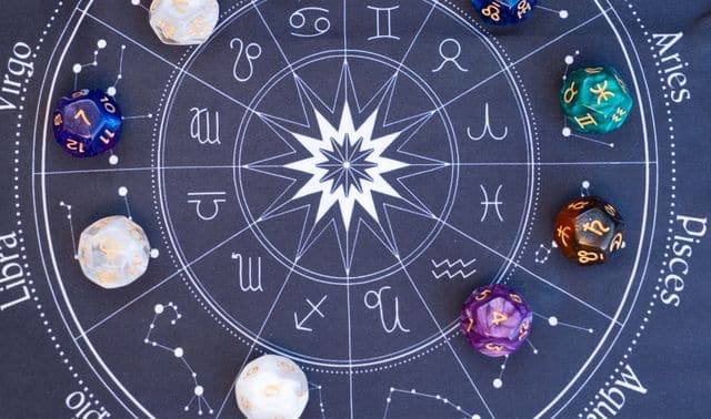 Astrology and Relationships: Navigating Love and Friendship