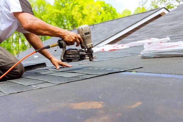 Choosing the Right Roof Replacement Contractor for Your Home