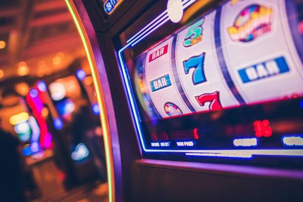 Virtual or Real? The Future of Casino Experiences